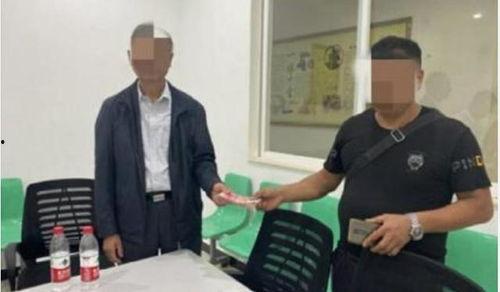 吃瓜群众为什么喜欢站队,揭秘群体心理背后的社会现象